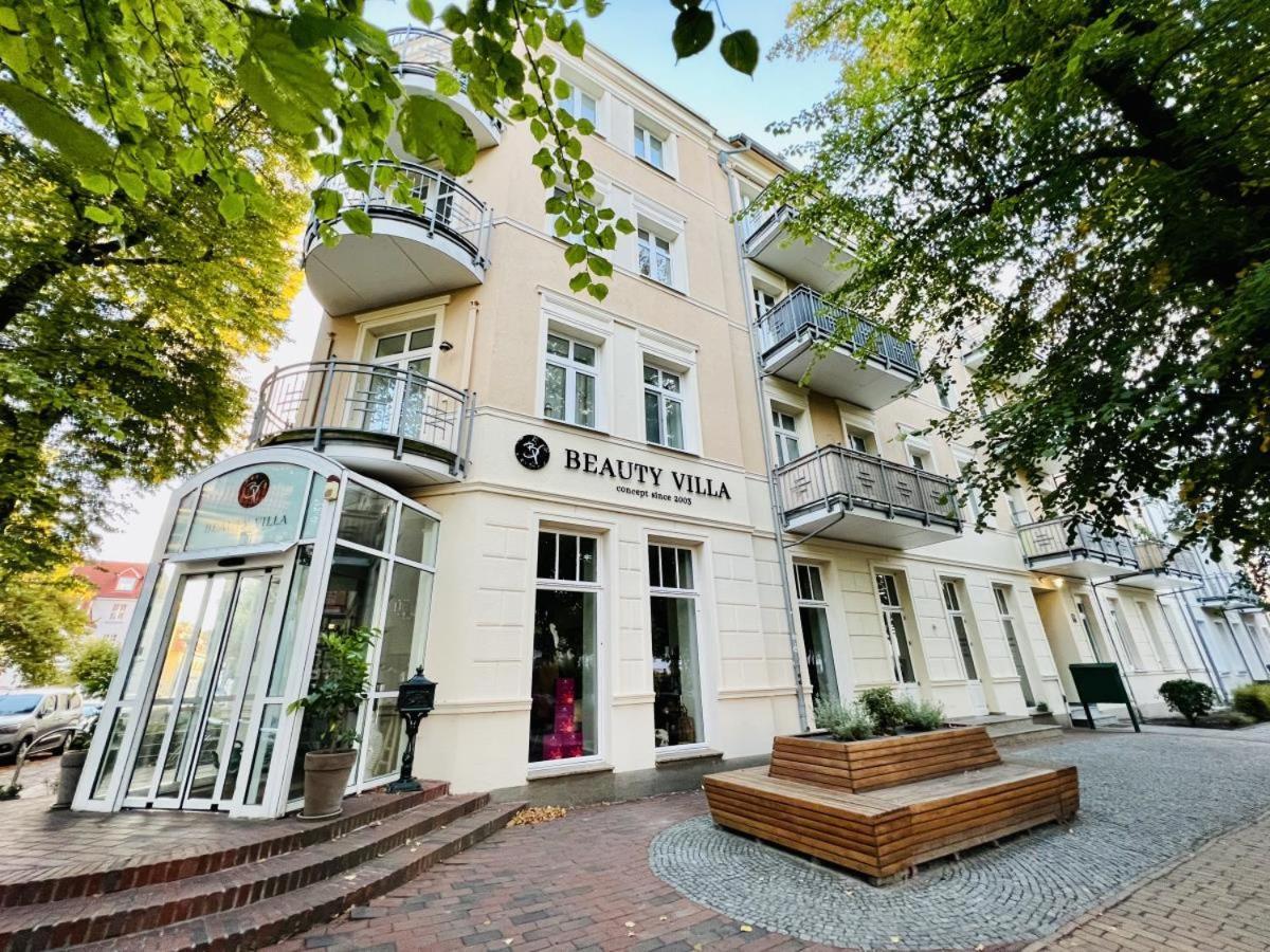 Charlotte, Direkt Am Kurpark Apartamento Rostock Exterior foto